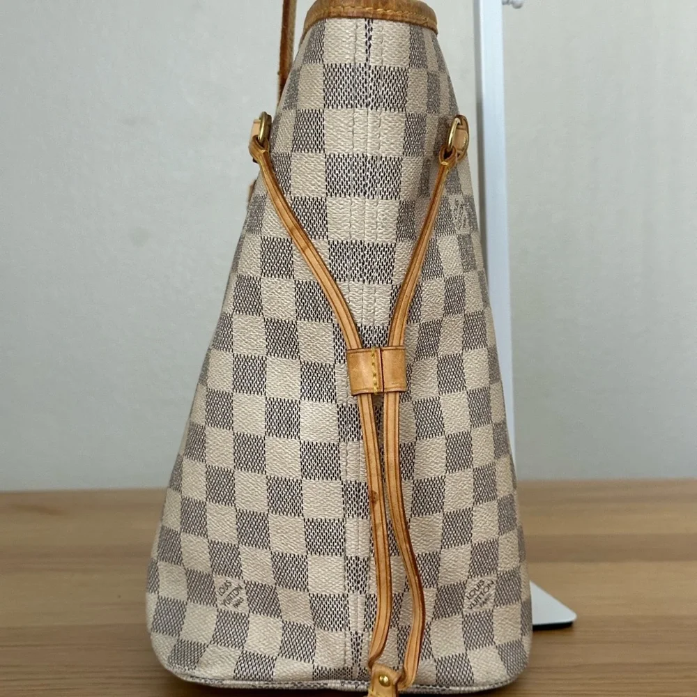 Louis Vuitton Neverfull MM tote bag in Damier Azur